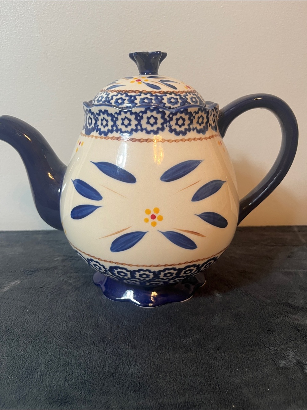 Temp-tations by Tara OLD WORLD BLUE teapot 1.5 qt kitchen cookware